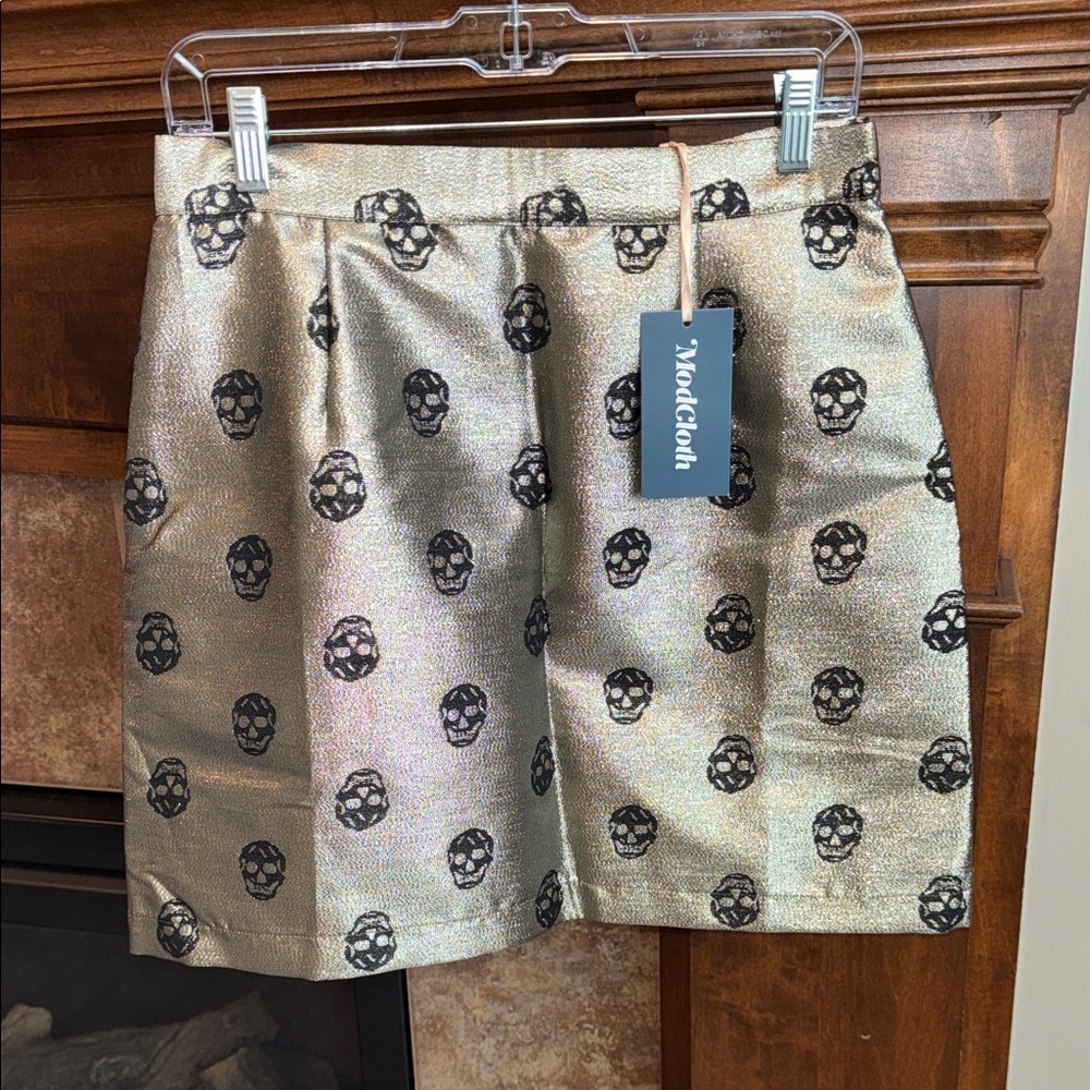 Modcloth Gold Metallic Skirt Black Skull Pattern edgy goth punk witchy NWT 10